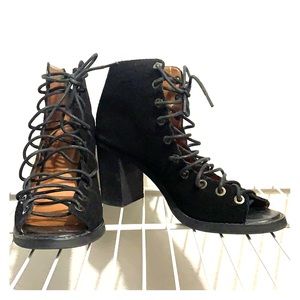Jeffrey Campbell black lace up bootie heels sz 7.5